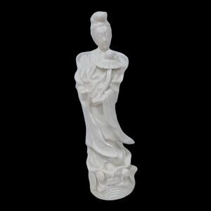 Vtge ARDCO Guan Yin White Porcelain Statue/Figure Made in Japan Holding Lotus